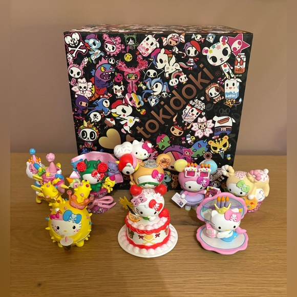 tokidoki Hello Kitty 50th Birthday *Full Set of Commons* - Picture 1 of 1